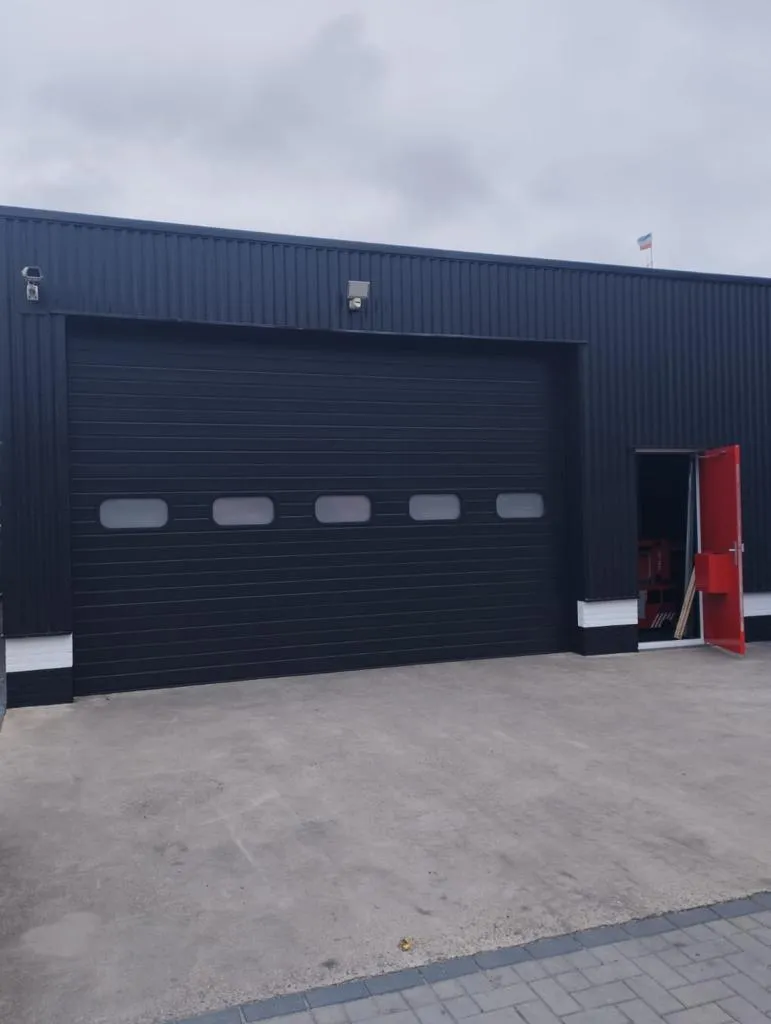 Bedrijfspand | Buiten schilderwerk